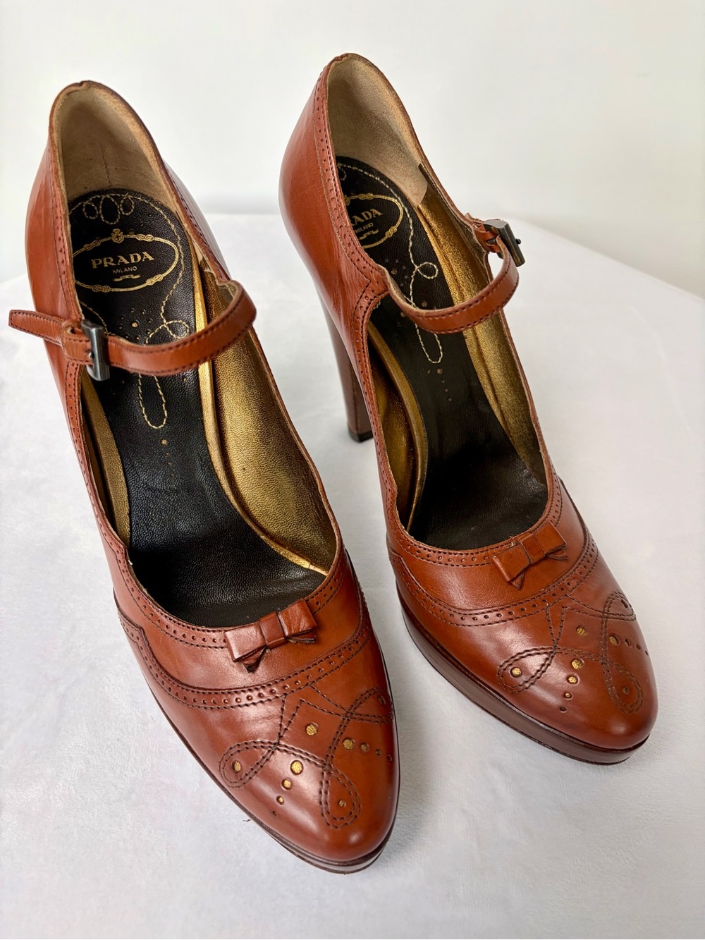 Prada Leather Mary Janes w/brogue detailing and bow, buckle, wooden heel, 37,EUC - Picture 3 of 14